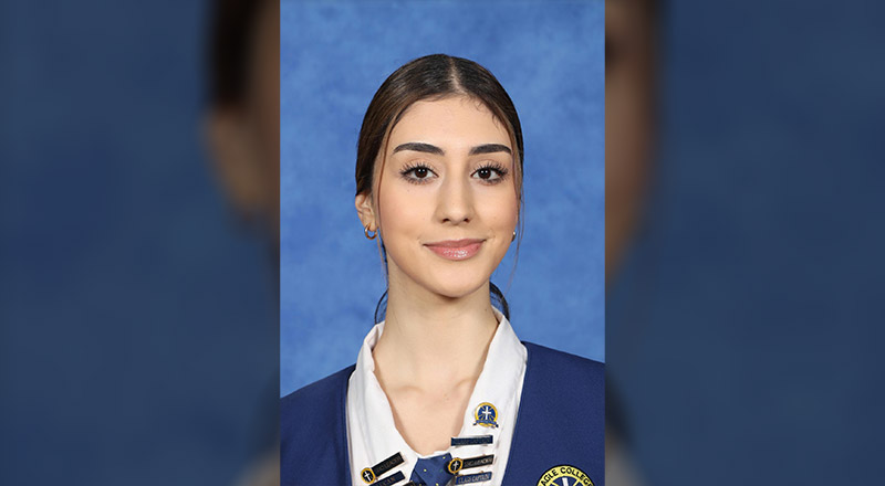 Portrait photo of Rose