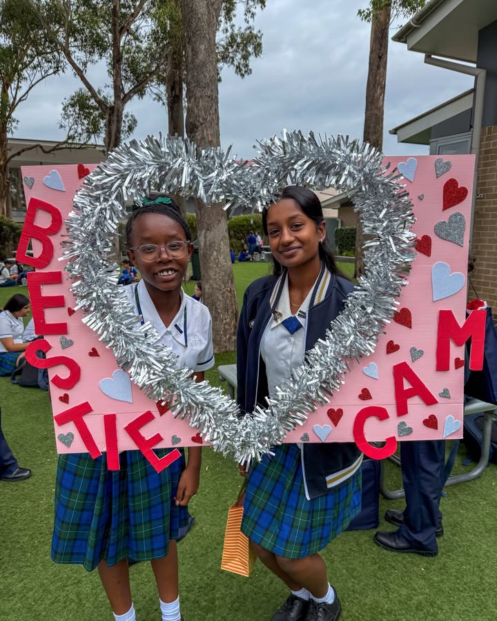 742044371255155_1517914540334797-1