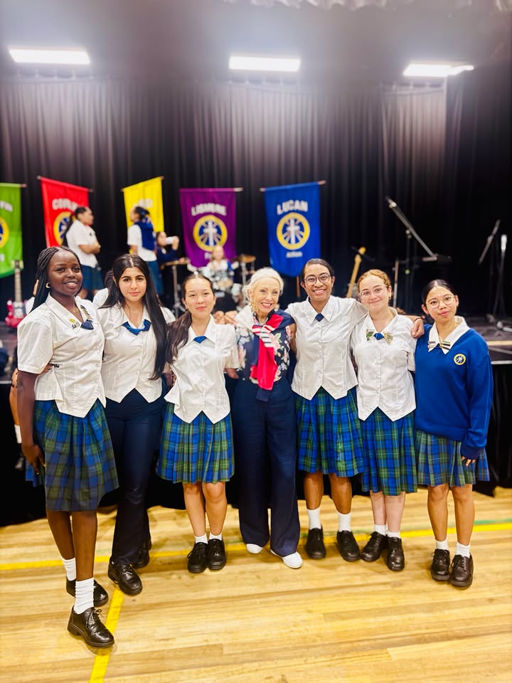 742044371255155_1522778966515021-1