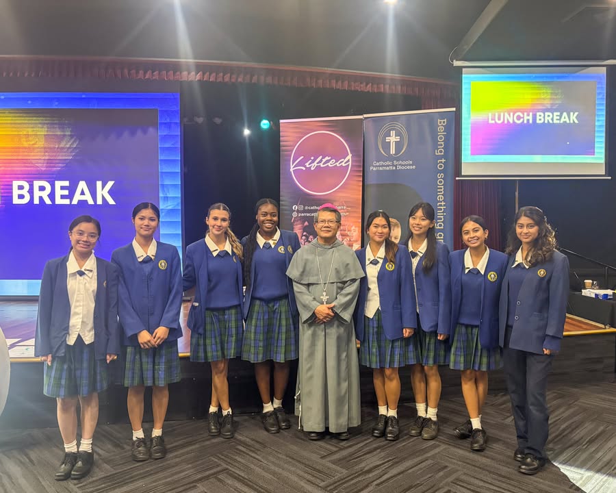 742044371255155_1529277585865159-1